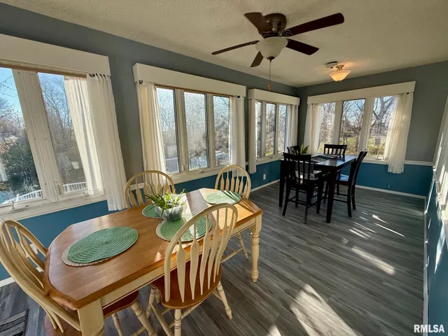 $349,000 | 230 North Shore Drive, Petersburg, IL 62675