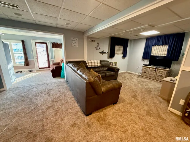 $349,000 | 230 North Shore Drive, Petersburg, IL 62675