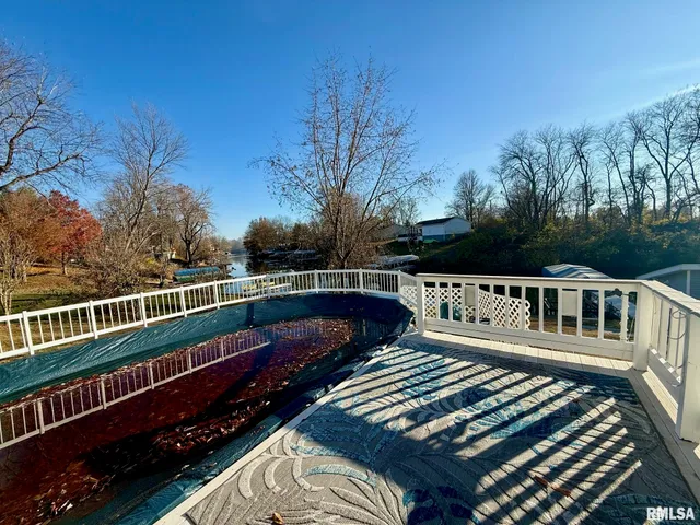 $349,000 | 230 North Shore Drive, Petersburg, IL 62675