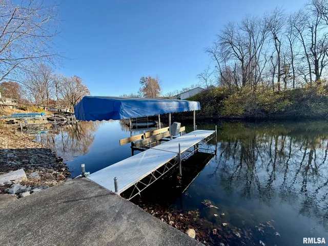 $349,000 | 230 North Shore Drive, Petersburg, IL 62675