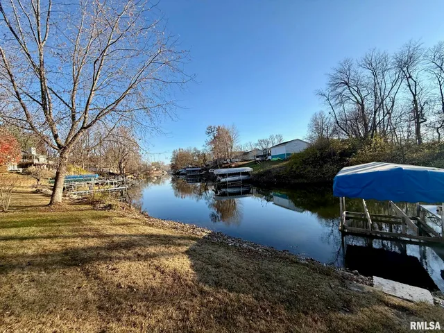 $349,000 | 230 North Shore Drive, Petersburg, IL 62675