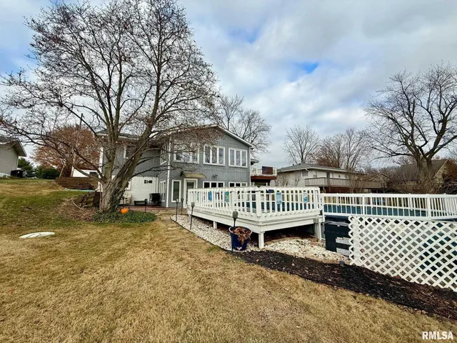 $349,000 | 230 North Shore Drive, Petersburg, IL 62675