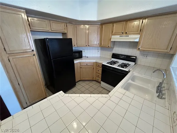 $1,300 | 900 Heavenly Hill Court, Unit 101, Las Vegas, NV 89145