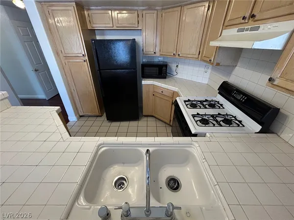 $1,300 | 900 Heavenly Hill Court, Unit 101, Las Vegas, NV 89145