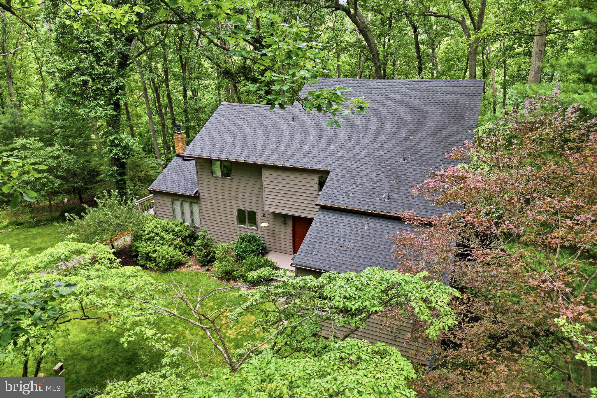 Serene woodland retreat awaits you.