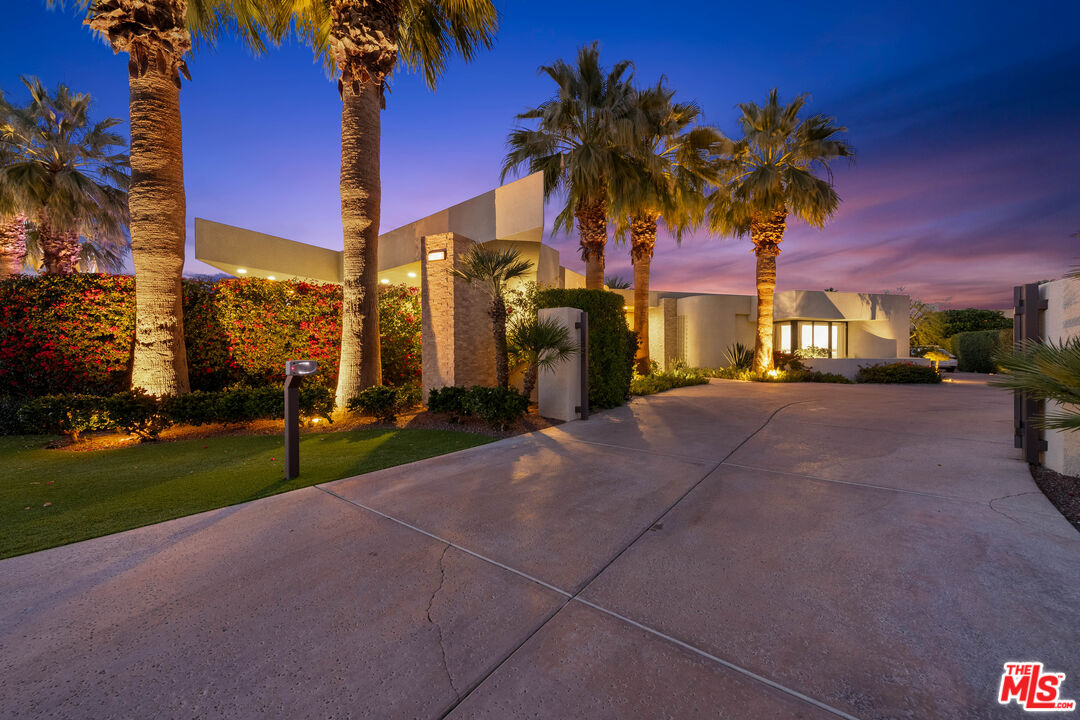 79400 Stonegate La Quinta, CA 92253 - Photo 45 of 46 a view of a street with a building in the background