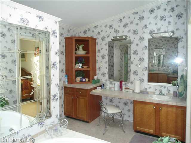 121 Wess Wall Road King, NC 27021 - Photo 8 of 16 Master Bath/Spa.
