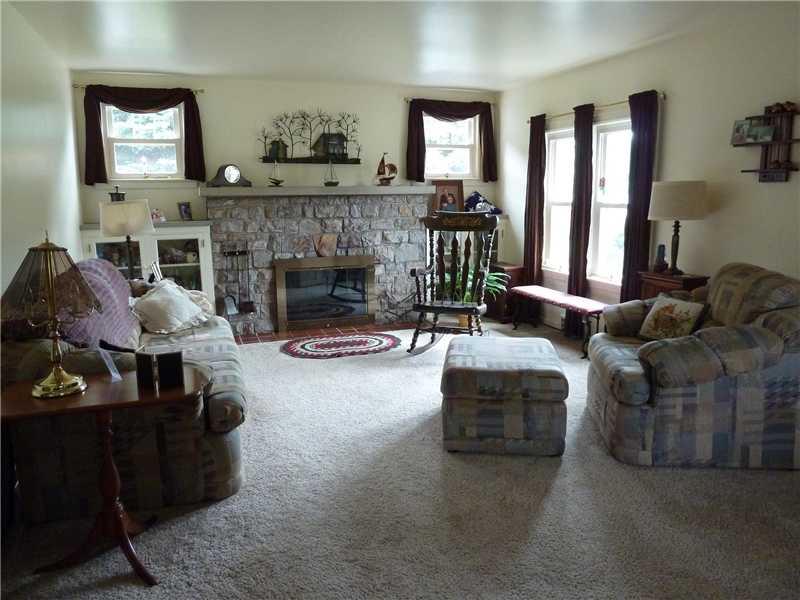 401 East Slippery Rock Road Chicora, PA 16025 - Photo 2 of 18 Living Room.