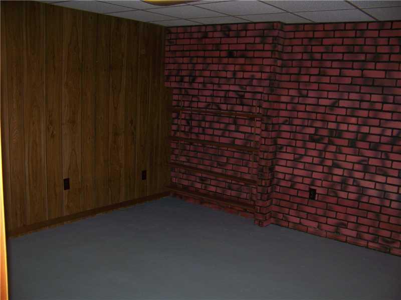 401 East Slippery Rock Road Chicora, PA 16025 - Photo 14 of 18 Family Room.