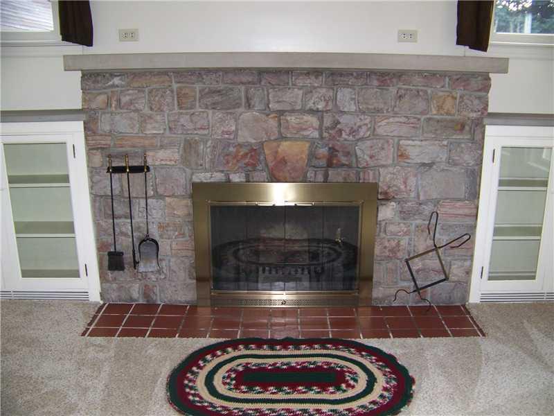 401 East Slippery Rock Road Chicora, PA 16025 - Photo 3 of 18 Living Room.