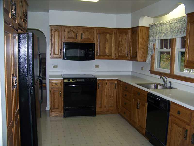 401 East Slippery Rock Road Chicora, PA 16025 - Photo 4 of 18 Kitchen.