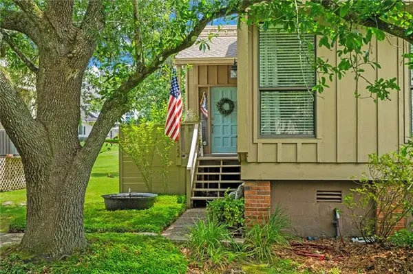 $319,000 | 122 Catalpa Lane, Unit 122, Mandeville, LA 70471