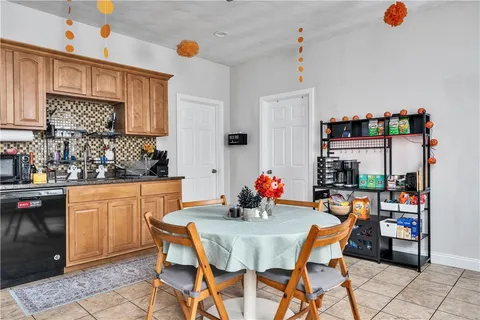 $699,000 | 186 Federal Street, Providence, RI 02903