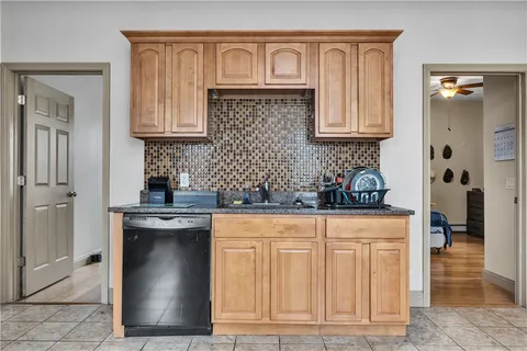 $699,000 | 186 Federal Street, Providence, RI 02903