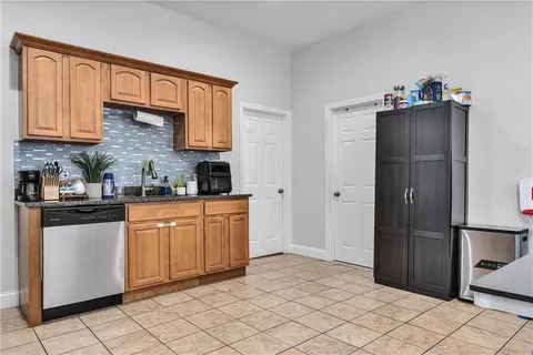 $699,000 | 186 Federal Street, Providence, RI 02903