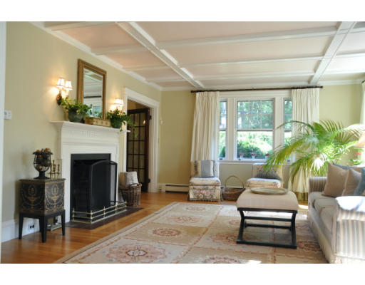 10 Cliff Road Milton, MA 02186 - Photo 5 of 12 Gallery Image 5