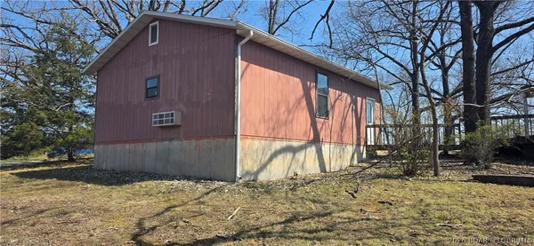 $204,900 | 116 Laurie Heights Drive, Laurie, MO 65037