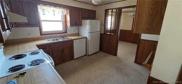 $204,900 | 116 Laurie Heights Drive, Laurie, MO 65037