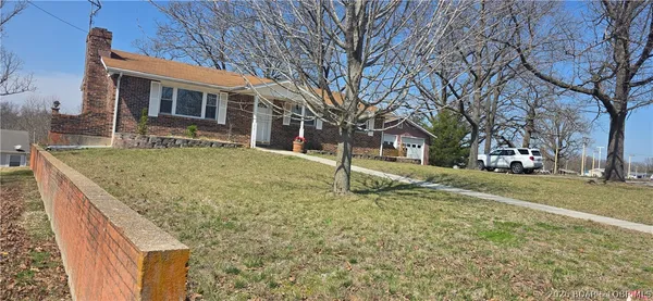 $204,900 | 116 Laurie Heights Drive, Laurie, MO 65037