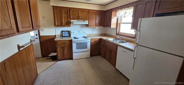 $204,900 | 116 Laurie Heights Drive, Laurie, MO 65037