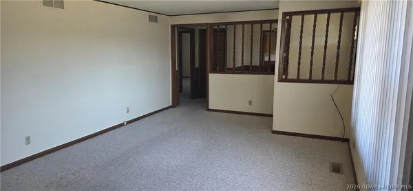 $204,900 | 116 Laurie Heights Drive, Laurie, MO 65037