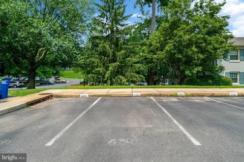$270,000 | 8360 Dunham Court, Springfield, VA 22152