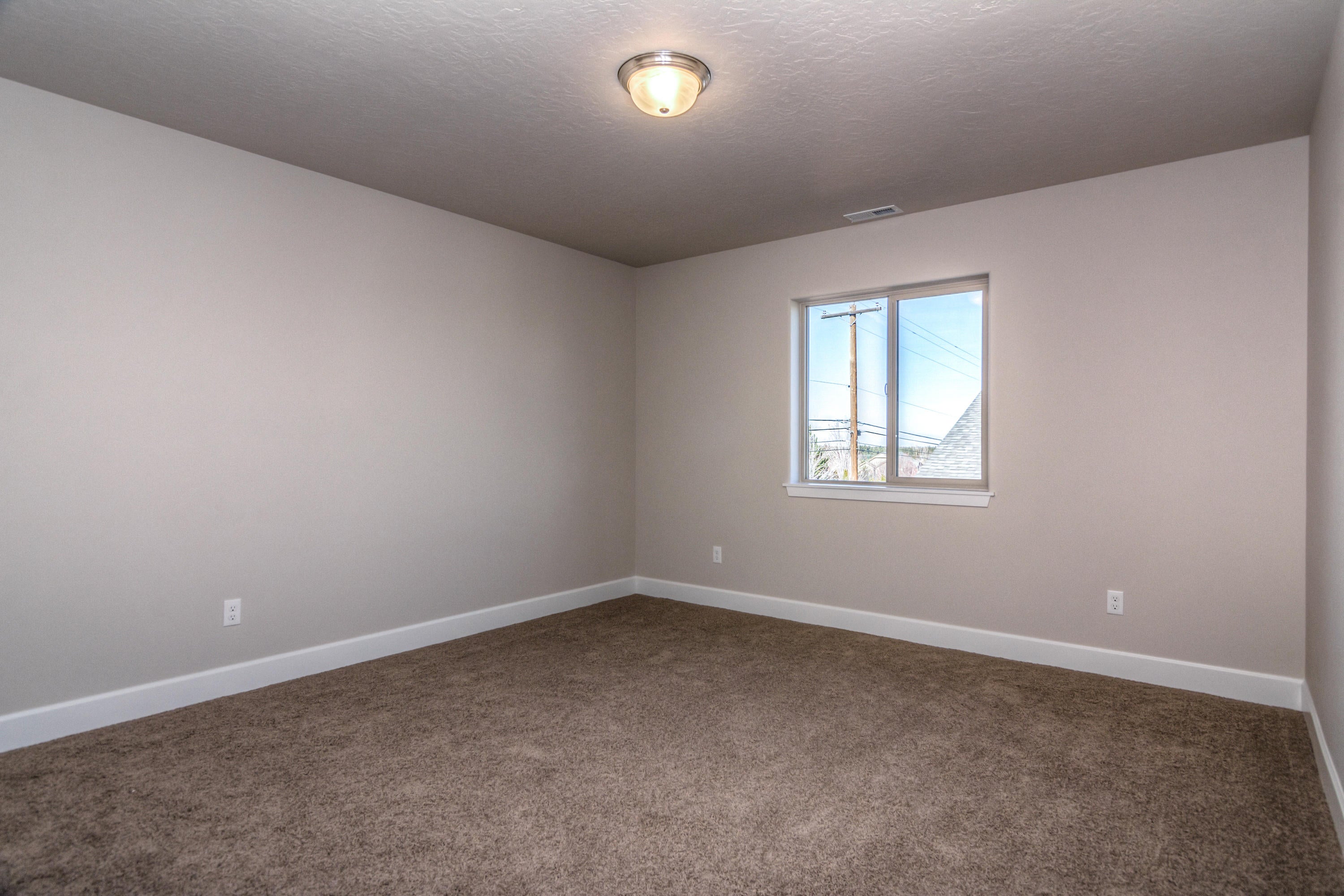 2340 Southwest Newberry Loop Redmond, OR 97756 - Photo 20 of 25 20