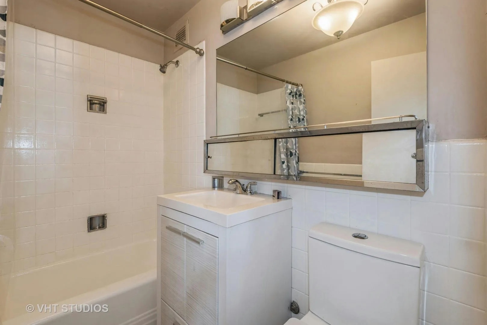 6301 North Sheridan Road, Unit 10R Chicago, IL 60660 - Photo 11 of 20