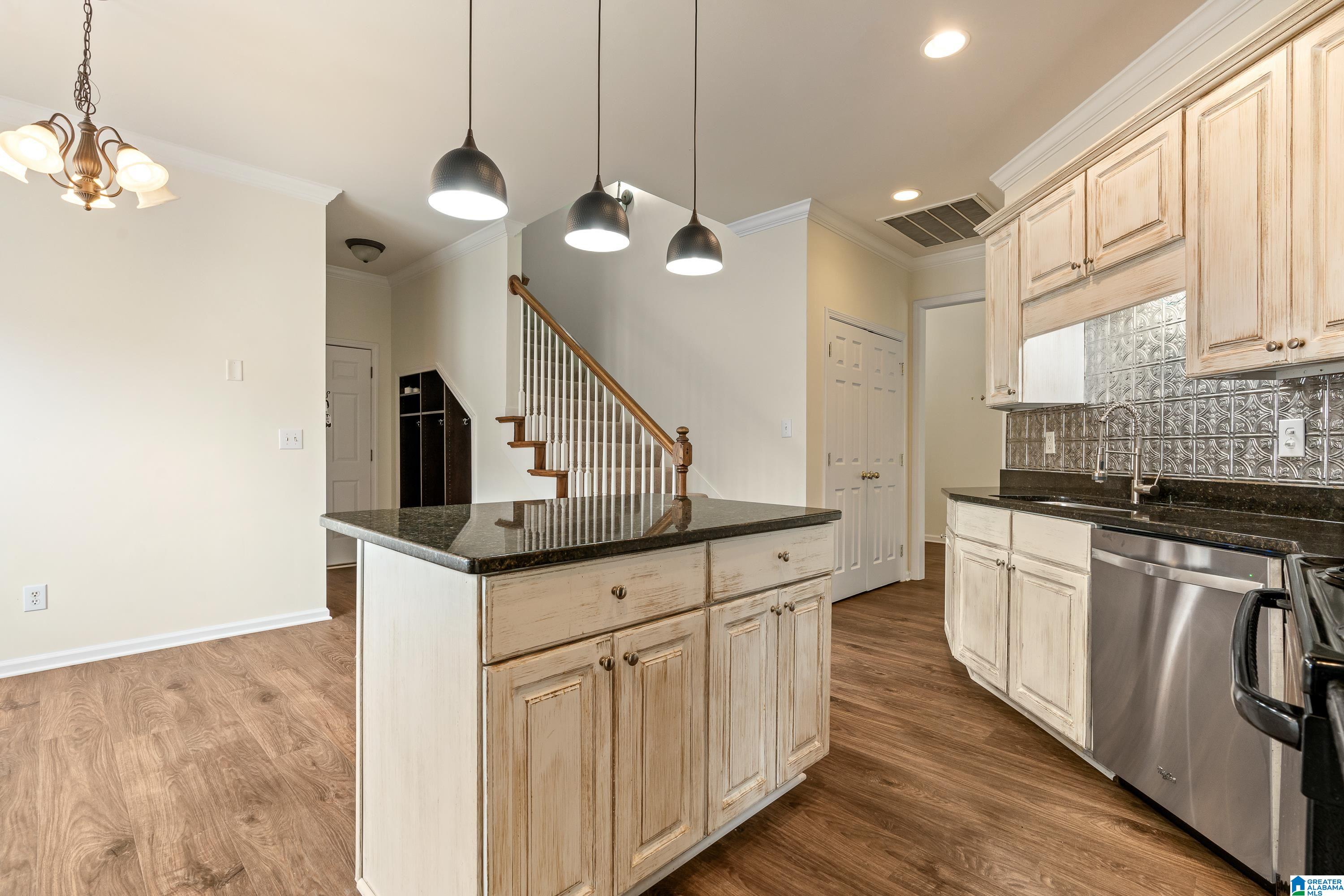 209 Lake Forest Way Alabaster, AL 35114 - Photo 8 of 56 Gallery Image 8