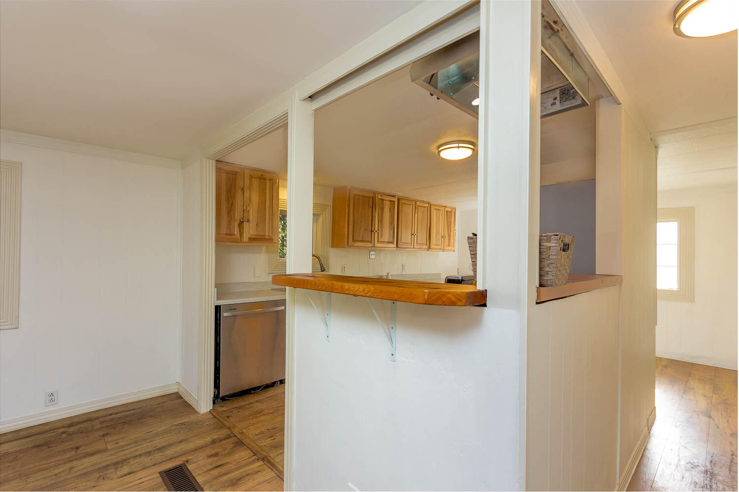 60299 Cinder Butte Road Bend, OR 97702 - Photo 6 of 28 Breakfast Bar