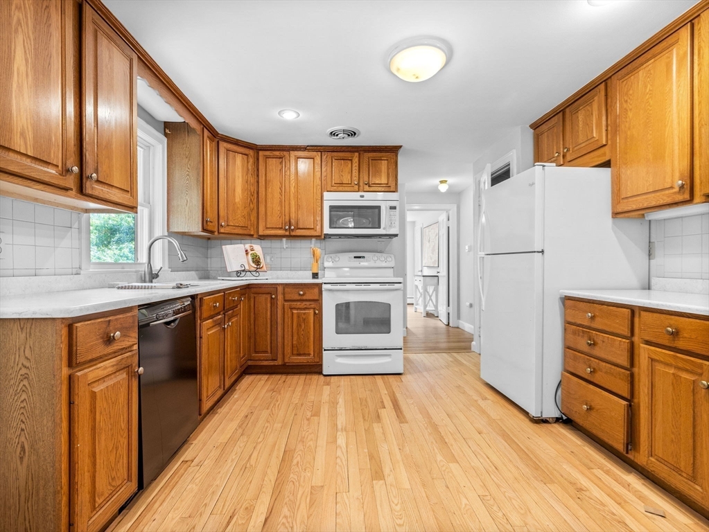 47 Pequot Road Wayland, MA 01778 - Photo 6 of 27 Gallery Image 6