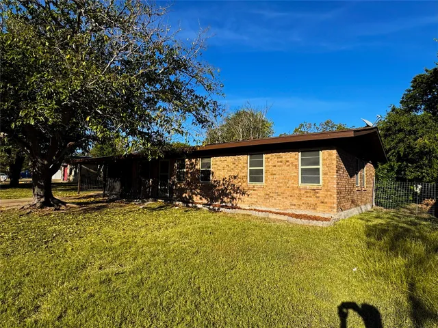 $174,900 | 305 Highland Drive, Burnet, TX 78611