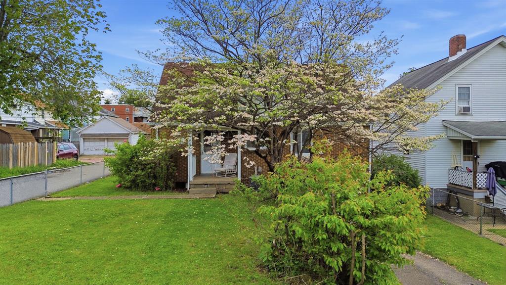 313 Locust Street Turtle Creek, PA 15145 - Photo 5 of 34