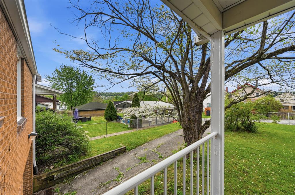 313 Locust Street Turtle Creek, PA 15145 - Photo 6 of 34
