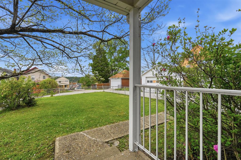313 Locust Street Turtle Creek, PA 15145 - Photo 7 of 34