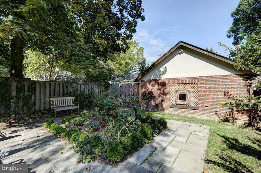 3915 Military Road Northwest Washington, DC 20015 - Photo 24 of 30 Exterior (Rear)