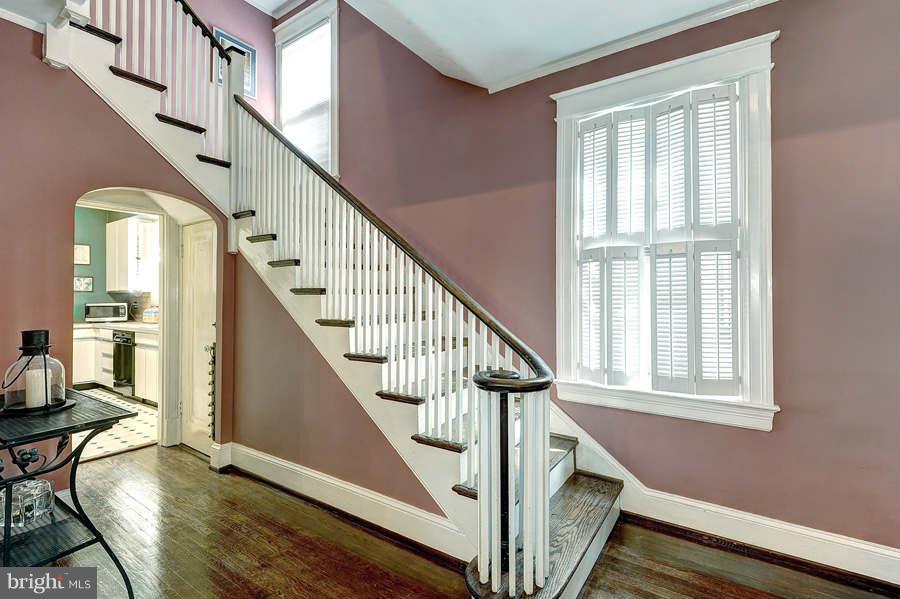 3915 Military Road Northwest Washington, DC 20015 - Photo 5 of 30 Interior (General)