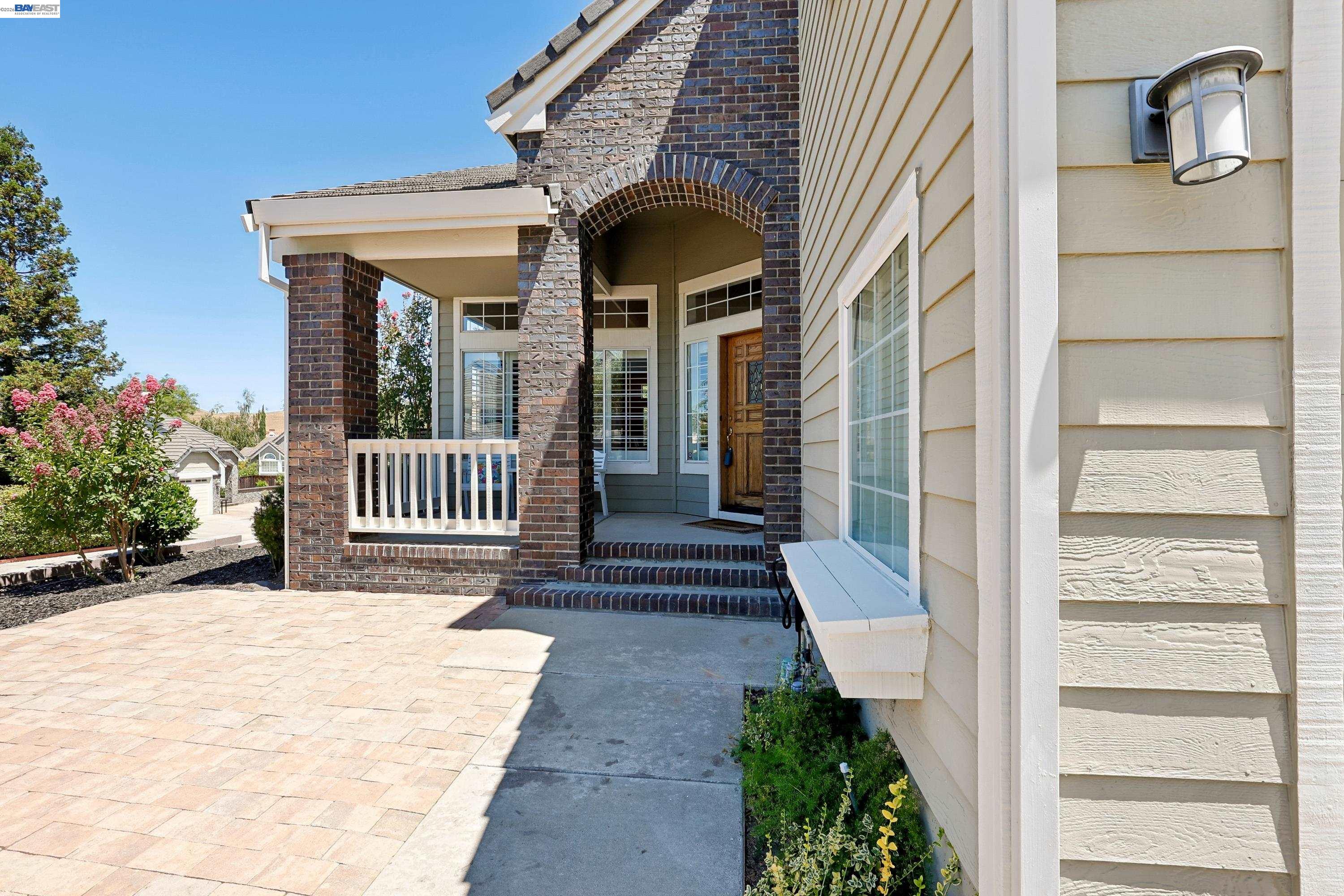 477 Obsidian Way Clayton, CA 94517 - Photo 4 of 52 Gallery Image 4
