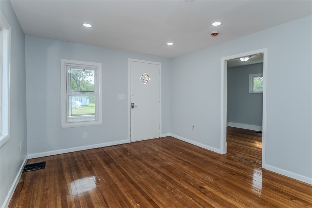 110 Homestead Avenue Springfield, MA 01151 - Photo 8 of 22 Gallery Image 8