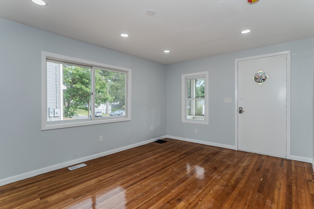 110 Homestead Avenue Springfield, MA 01151 - Photo 9 of 22 Gallery Image 9