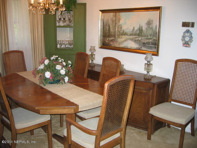 6237 Shetland Road Jacksonville, FL 32277 - Photo 3 of 9 Dining Room