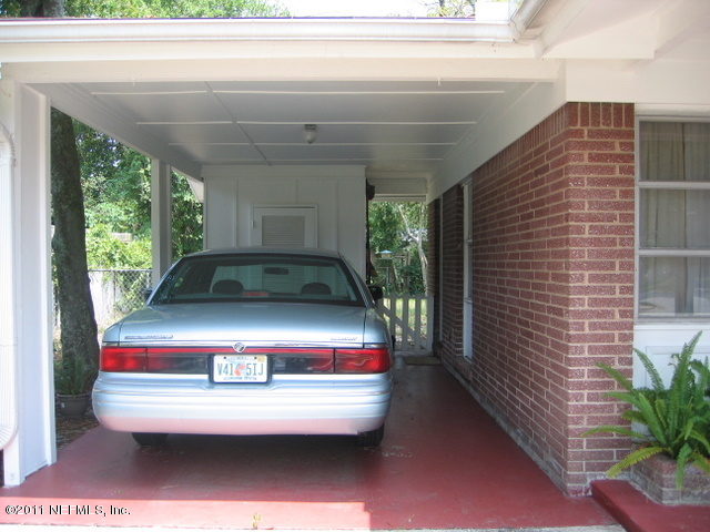 6237 Shetland Road Jacksonville, FL 32277 - Photo 9 of 9 Carport