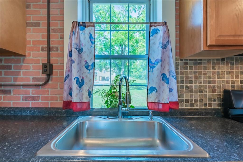 419 Old Hickory Ridge Road Washington, PA 15301 - Photo 11 of 25 Gallery Image 11