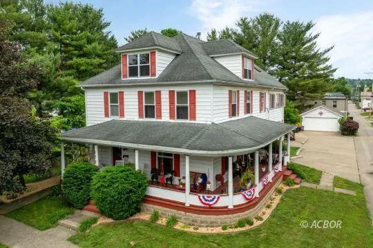 $535,000 | 172 North Mulberry Street, Logan, OH 43138