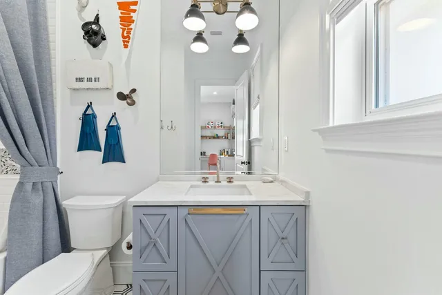 an aerial view of a house with yard swimming pool and outdoor seating