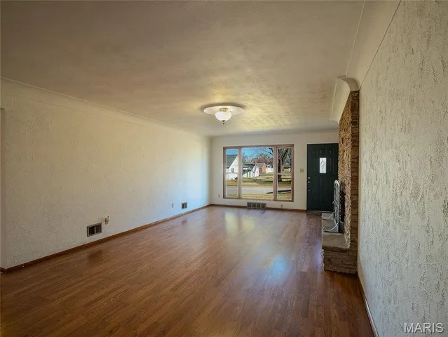 $219,900 | 403 South 5th Street, Owensville, MO 65066