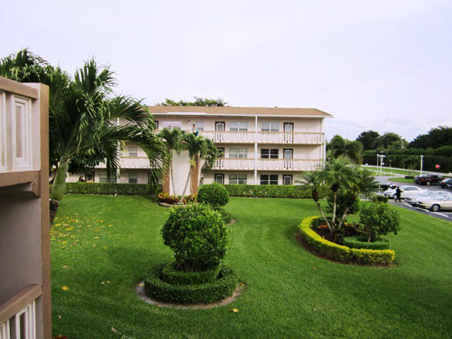 100 Brighton Drive, Unit C Boca Raton, FL 33434 - Photo 2 of 21 Front Garden View