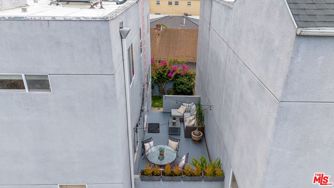 2131 Griffith Park Boulevard Los Angeles, CA 90039 - Photo 16 of 42