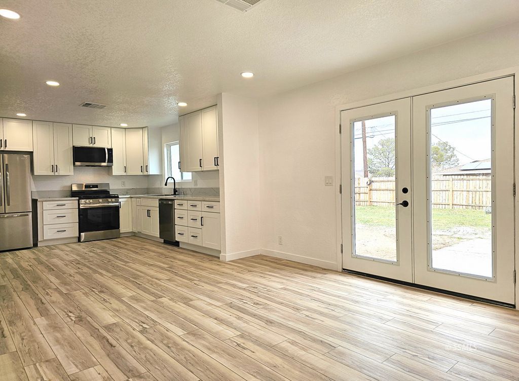 1332 West Willow Avenue Ridgecrest, CA 93555 - Photo 8 of 31