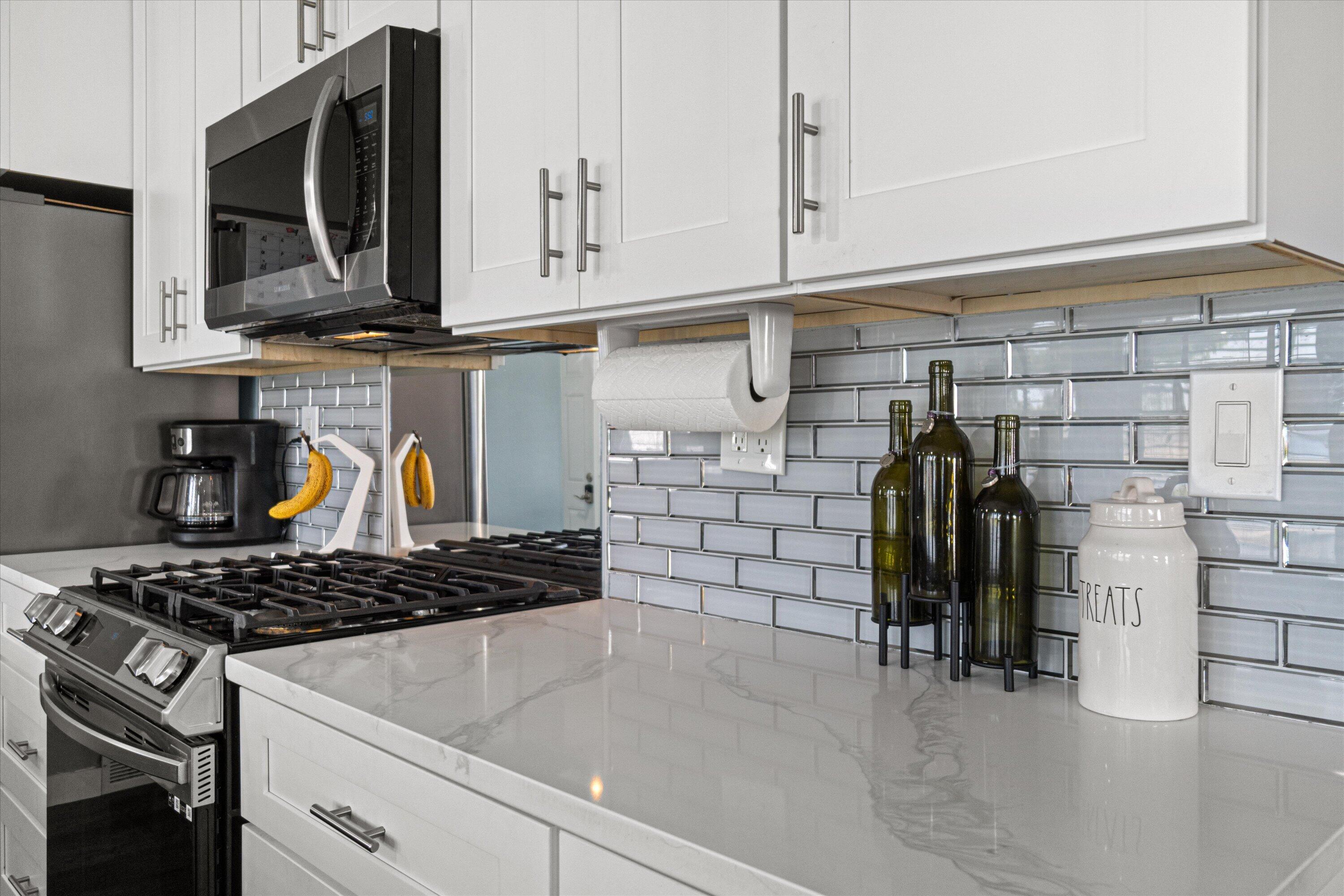 26727 Denoon Road Norway, WI 53185 - Photo 10 of 43 Updated Tile Backsplash